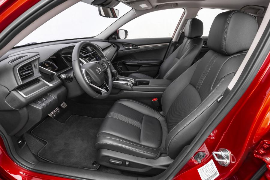 Интерьер Honda Civic Sedan (FC) 2018 года  (NA) (фото 35 из 51)